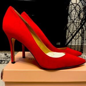 BCBG Generation suede pumps size 11M